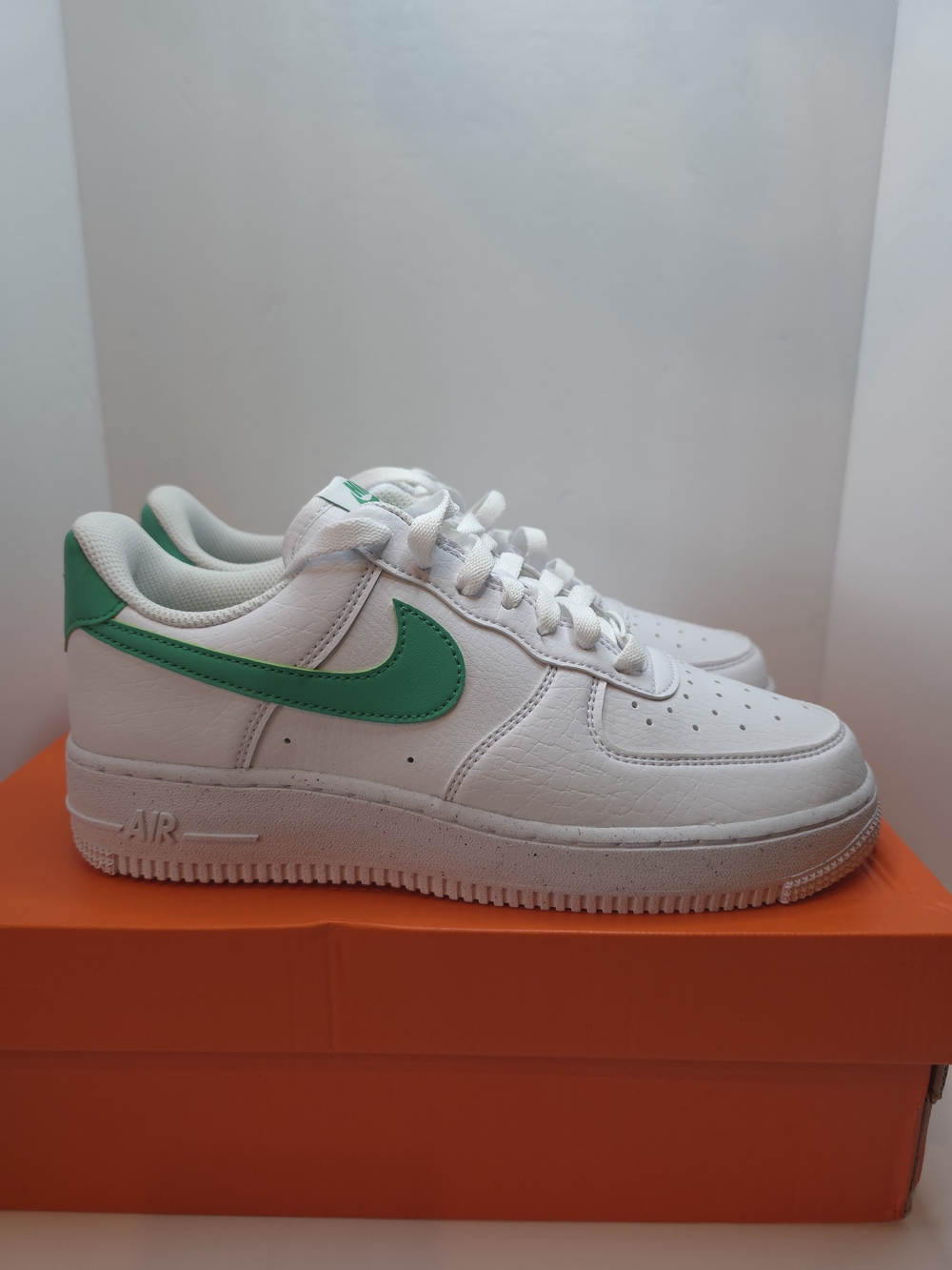 Nike Air Force 1 Low White & Green Womans8/ 6.5mens